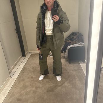 Moncler - Ski outfit - Women's Clothing Near Me - Beverly Hills, California