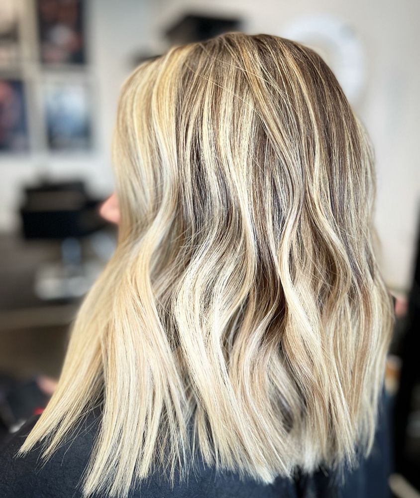 HEADLINES WEST SALON Updated October 2024 23 Photos & 11 Reviews