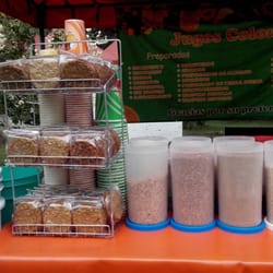 Jugos Colomos - Cereales y galletas.