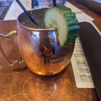 Old Town Pour House - Cucumber mule - American Near Me - Oak Brook, Illinois