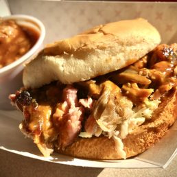 Pulled Pork Sandwich Pulled Pork Sandwich