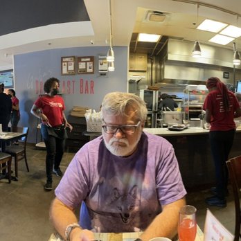 Gochas Breakfast Bar | Cascade - Interior dining - Wine Bars Near Me - Atlanta, Georgia