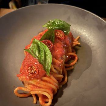 Monteverde - Spaghetti al Pomodoro - Italian Near Me - Chicago, Illinois Monteverde - Spaghetti al Pomodoro - Italian Near Me - Chicago, Illinois