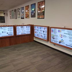 Grovy’s - cool displays