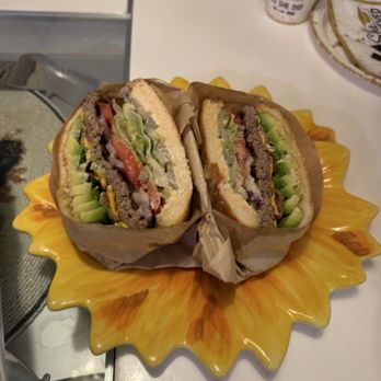 Everest Burgers - Burgers Near Me - Glendale, California