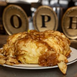 Apple Pancake
Our German batter made from scratch baked in the oven with fresh Granny Smith apples and Sinkiang cinnamon glaze