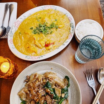 Soothr - Beef Pad Si-iw and Koong Karee - Thai Near Me - New York, New York