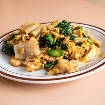 Bamboo Garden - Pad See Ewe Noodles - Chinese Near Me - Chicago, Illinois
