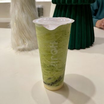 HOJI Tea Community - Blended Hoji Matcha w/ Honey Boba - Bubble Tea Near Me - Pasadena, California
