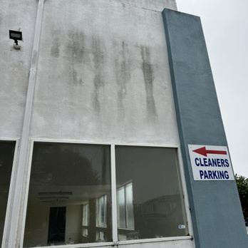 NE CITY WASH - Before cleaning - Pressure Washers Near Me - Los Angeles, California