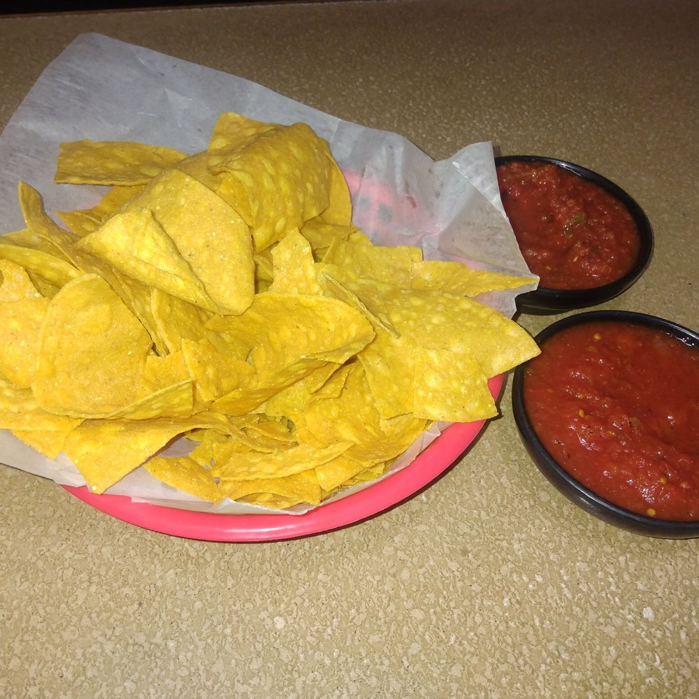 El Maguey - Chips and salsa... salsa was very good. - Mexican Near Me - Moncks Corner, South Carolina