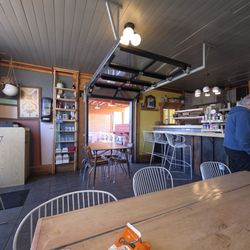 Oakwood Proper Burgers - Inside