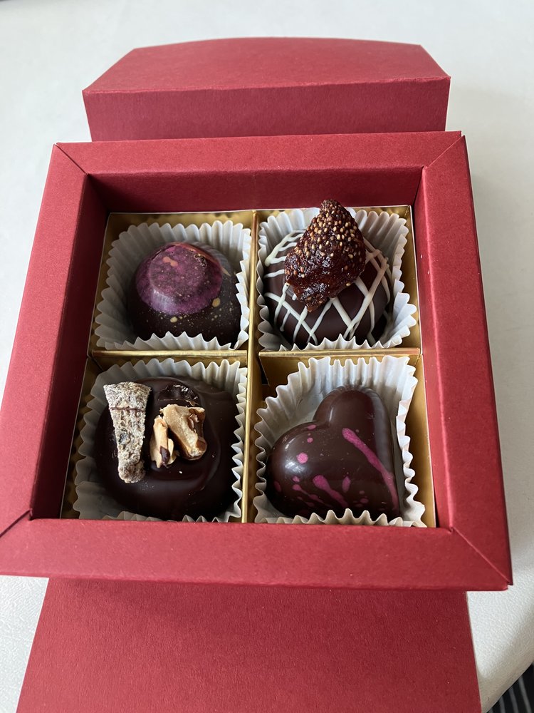 Eldora Chocolate Logo