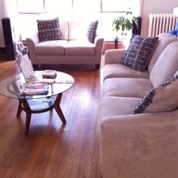 Moda Bella Salon and Spa - Comfy waiting area...with coffee and water!!! Feels like home!!!