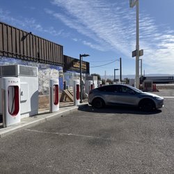 Tesla Supercharger -Needles