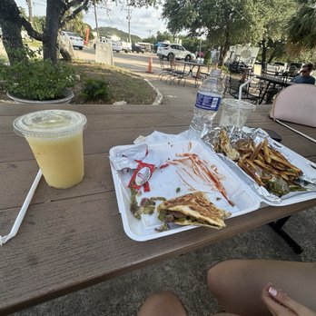 Wylie's Place - Queda - Food Trucks Near Me - Lago Vista, Texas Wylie's Place - Queda - Food Trucks Near Me - Lago Vista, Texas