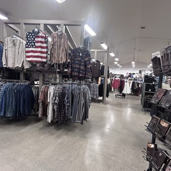 Boot Barn - Tons to see - Shoe Stores Near Me - Troutdale, Oregon Boot Barn - Tons to see - Shoe Stores Near Me - Troutdale, Oregon
