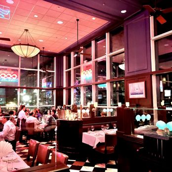 Hemenway's Restaurant - Inside seating - Seafood Near Me - Providence, Rhode Island