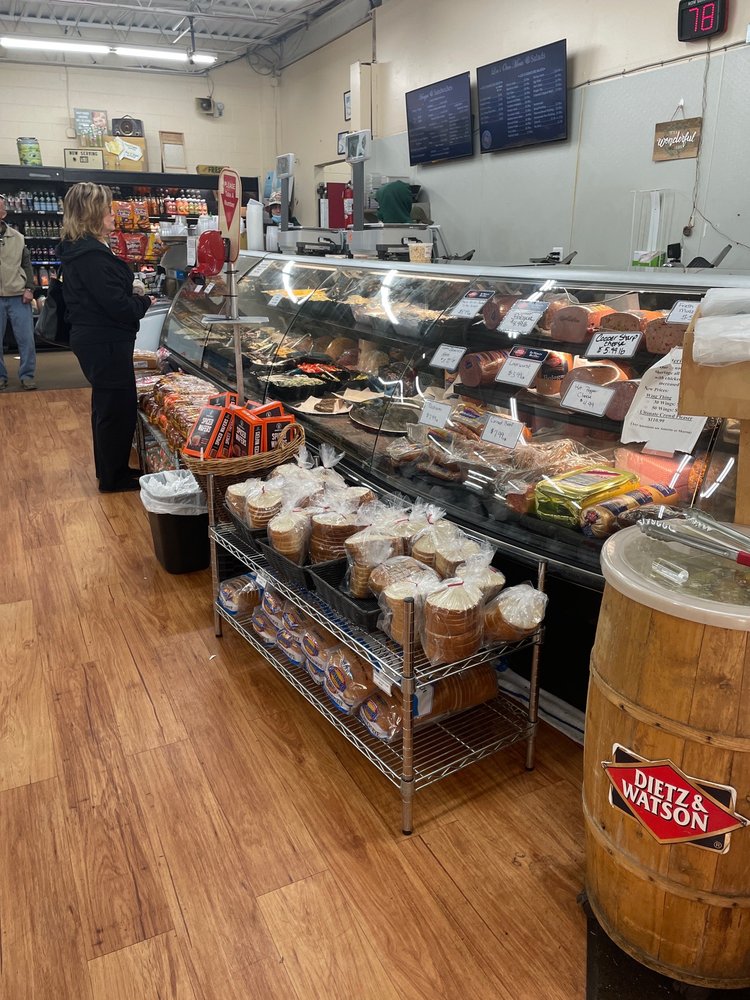 LOU’S FARM MART Updated July 2024 41 Photos & 33 Reviews 2450