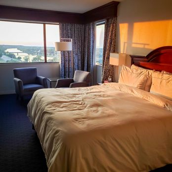 Hilton Waco - 10th floor king corner room - Hotels Near Me - Waco, Texas