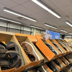 Clarks Bostonian Outlet - Men's
