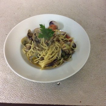 Capri - Spaghetti Vongole - Italian Near Me - Limburgerhof, RP