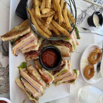 Sugar Factory - Club house with fries - American Near Me - Honolulu, Hawaii Sugar Factory - Club house with fries - American Near Me - Honolulu, Hawaii