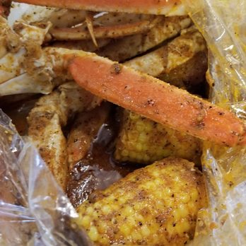 Two Fish Crab Shack - Crableg bag with corn 3 Chicago Seasonings - Seafood Near Me - Chicago, Illinois
