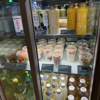 星巴克 - Cold bottle drinks and variety of parfaits. - Coffee & Tea Near Me - Hong Kong, HK