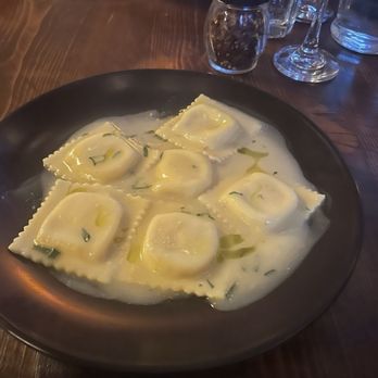 SAVELLI - Updated June 2025 - 143 Photos & 84 Reviews - 195 Smith St ...