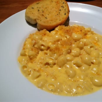 Cheddar's Scratch Kitchen - Delicious Mac &Cheese with Garlic Toast! - American Near Me - Orlando, Florida Cheddar's Scratch Kitchen - Delicious Mac &Cheese with Garlic Toast! - American Near Me - Orlando, Florida