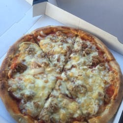 Lokales - Pizza Neumann Spezial (7,10 €) und beim Abholen kochend heiß