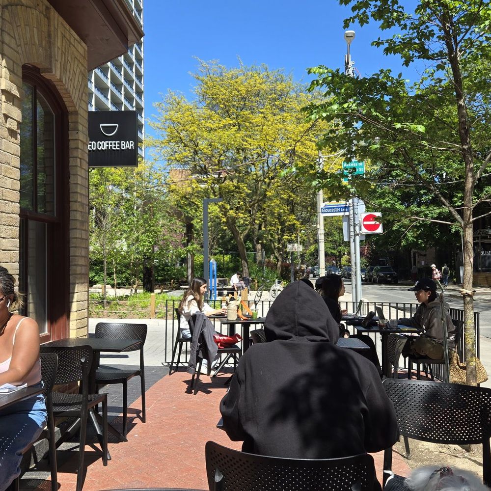 Neo Coffee Bar - Yonge St - Outdoor patio - Desserts Near Me - Toronto, Ontario Neo Coffee Bar - Yonge St - Outdoor patio - Desserts Near Me - Toronto, Ontario