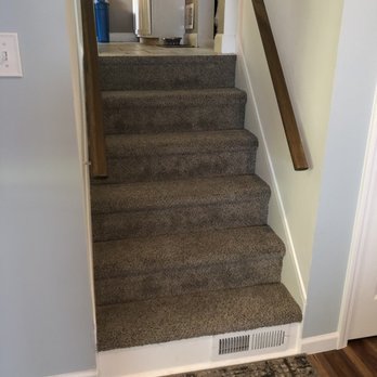 Molyneaux Home - Multi level home with newly installed carpet on stairs. - Carpeting Near Me - Cranberry Township, Pennsylvania Molyneaux Home - Multi level home with newly installed carpet on stairs. - Carpeting Near Me - Cranberry Township, Pennsylvania