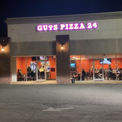 Guys Pizza 24 - Building