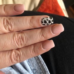 Maxiam Nail Bar - Cow print nails