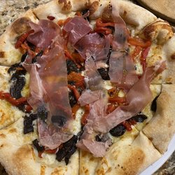 Vittorio's Trattoria - Luca Pizza