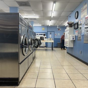 Clean Start Coin Laundry - Clean location. - Laundromat Near Me - Belleview, Florida