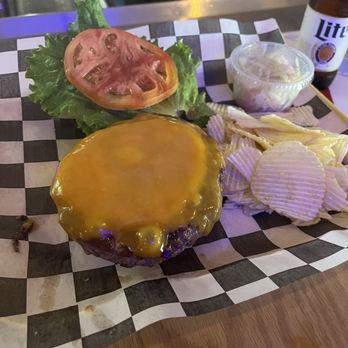 Kilcoyne Redwood Inn - Cheeseburger! Perfect - American Near Me - Wheeling, Illinois Kilcoyne Redwood Inn - Cheeseburger! Perfect - American Near Me - Wheeling, Illinois