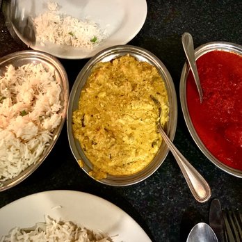 The Oven - Chicken Bhuba in the middle and chicken vindaloo on right - Indian Near Me - Lincoln, Nebraska The Oven - Chicken Bhuba in the middle and chicken vindaloo on right - Indian Near Me - Lincoln, Nebraska