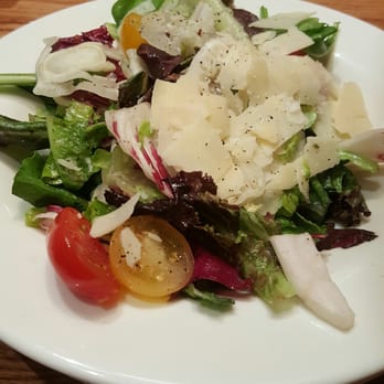 Giordano's - Starter House Salad with lemon viniagrette - Pizza Near Me - Chicago, Illinois Giordano's - Starter House Salad with lemon viniagrette - Pizza Near Me - Chicago, Illinois