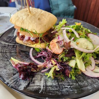 Peninsula Ridge Estates Winery - a plate of food - Wineries Near Me - Beamsville, Ontario