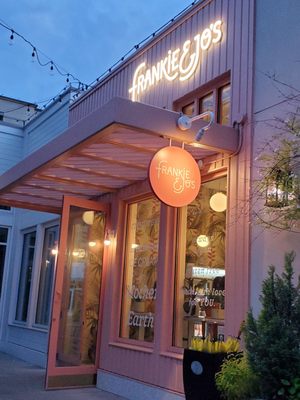 Frankie & Jo's University Village by null