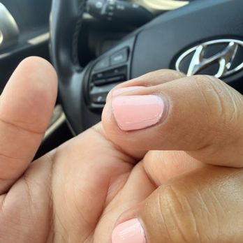 Queen Nails and Lash - Cracking polish after one day - Nail Salons Near Me - Carson, California