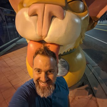 Snowball - Why my hair's standing up in this pic - Public Art Near Me - Las Vegas, Nevada Snowball - Why my hair's standing up in this pic - Public Art Near Me - Las Vegas, Nevada