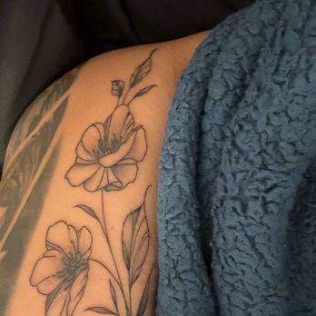 713 Tattoo Parlour - Beautiful Flower Filler - Piercing Near Me - Houston, Texas 713 Tattoo Parlour - Beautiful Flower Filler - Piercing Near Me - Houston, Texas