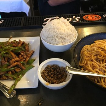 Dan Dan - Long hot pepper chicken (lunch size) and Dan Dan noodles with pork on the side - Szechuan Near Me - Philadelphia, Pennsylvania Dan Dan - Long hot pepper chicken (lunch size) and Dan Dan noodles with pork on the side - Szechuan Near Me - Philadelphia, Pennsylvania