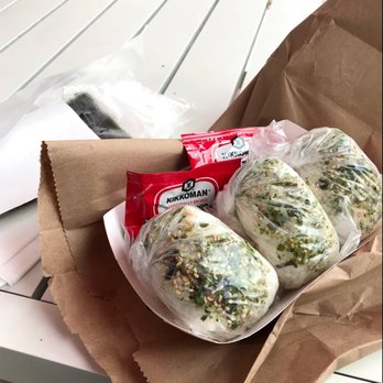 Gam Tu Bop - these are the little guys! they keep the seaweed separate to keep it dry! - Asian Fusion Near Me - Glendale, California