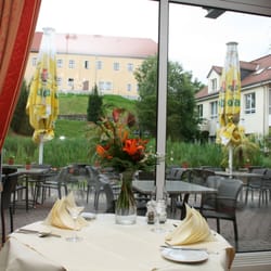 Hotel Am Schloss - Wintergarten mit blick aufs Schloss