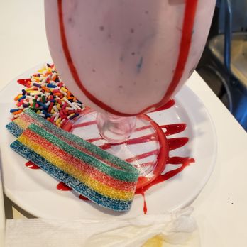 Jenavies Cafe - Bottom of the xtreme cotton milkshake. - Latin American Near Me - Bronx, New York